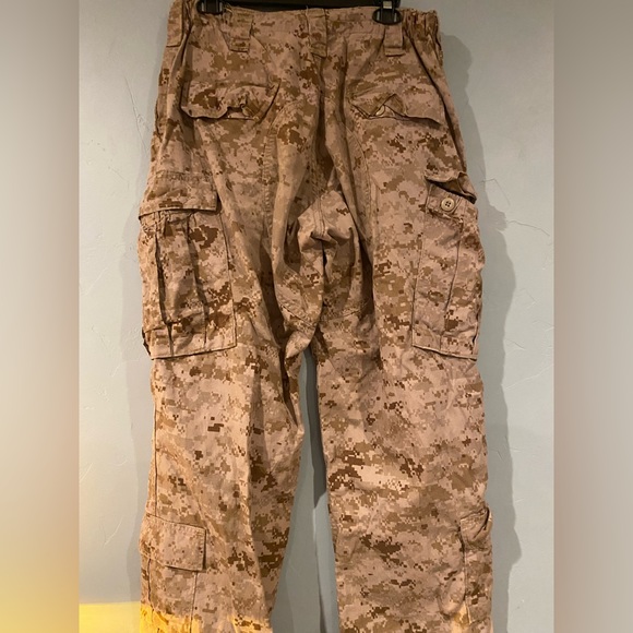 Men’s Army surplus cargo camouflage pants - Picture 3 of 4
